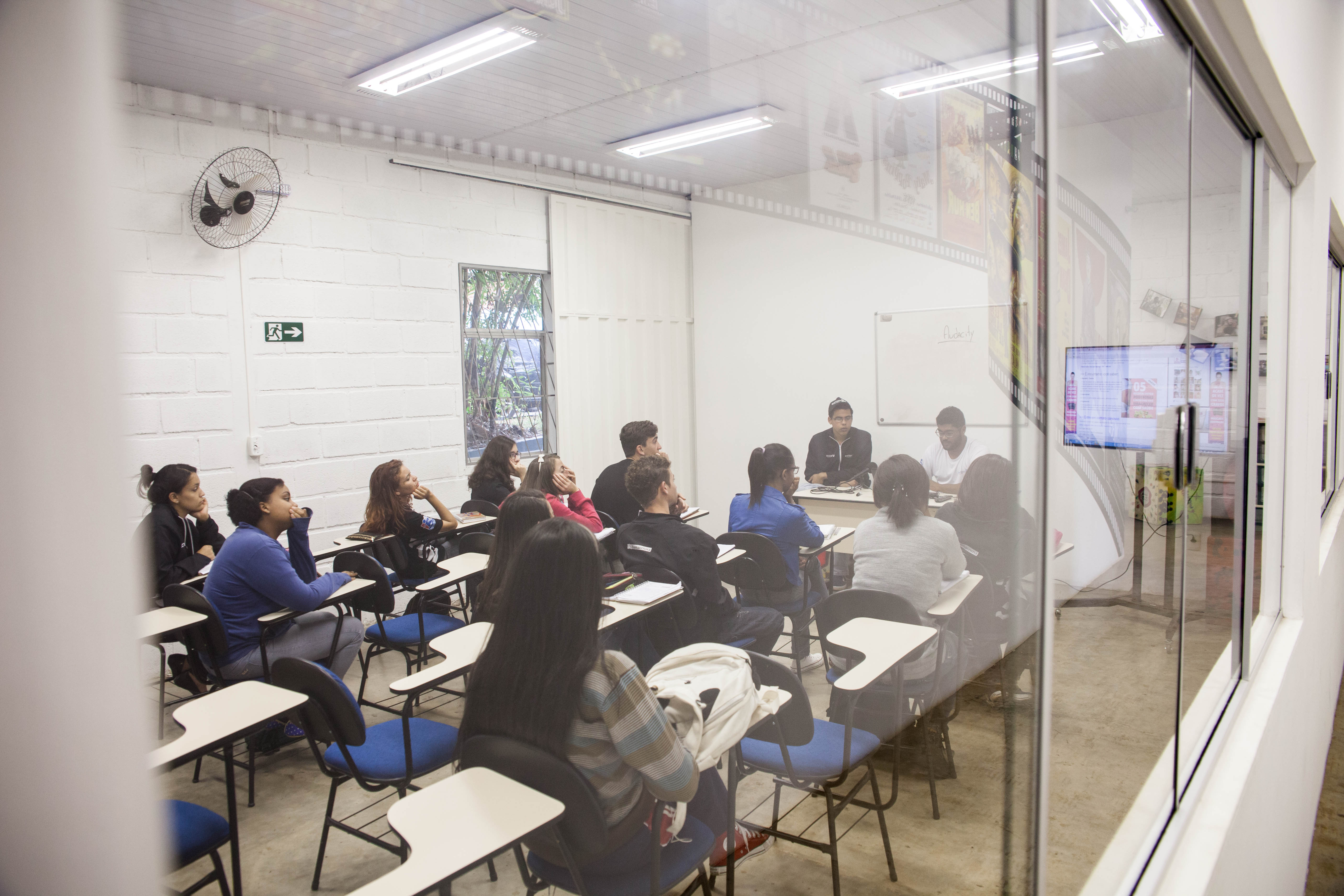 Curso de Audio Visual Antenados.jpg